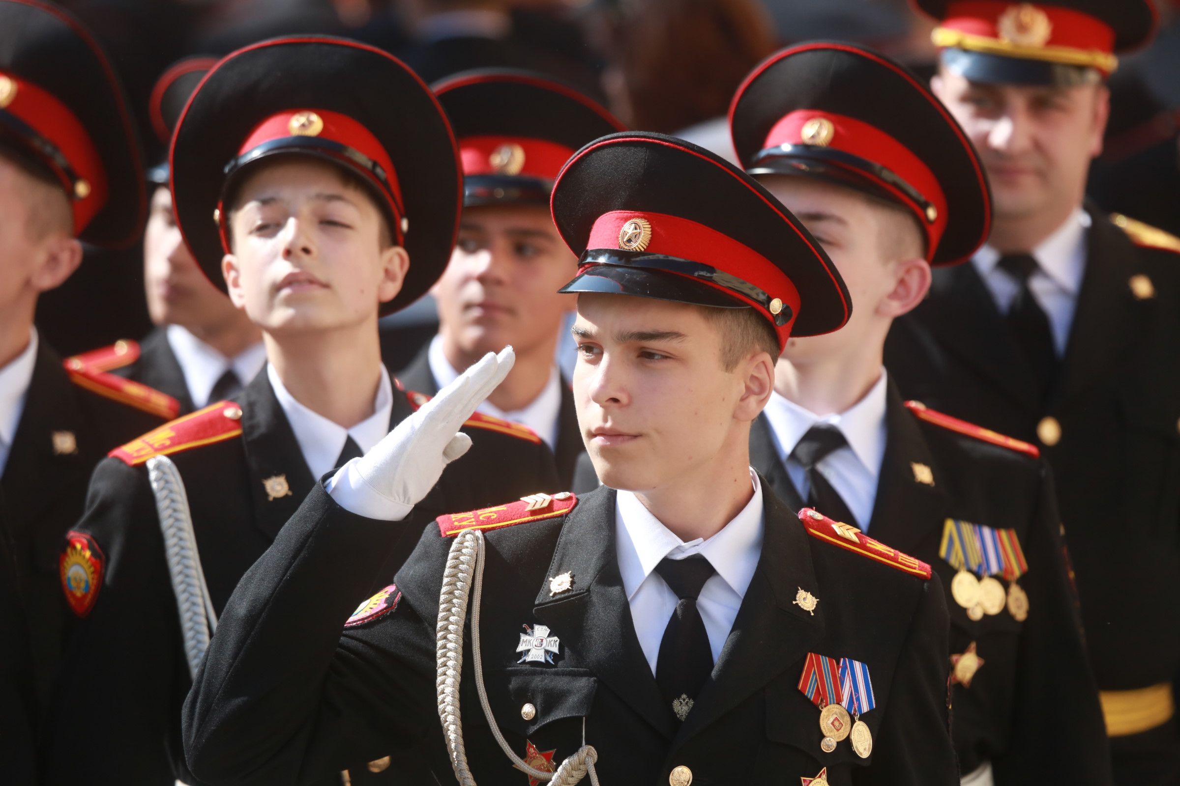 Кадетские корпуса после 4 класса. Кадетская школа в Ясенево. Форма кадетов. Военная школа. Мальчик кадет.