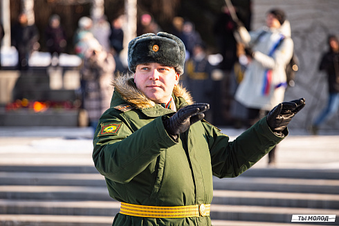 Возложение цветов в честь Дня Защитника Отечества 2025